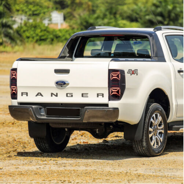 VLAND Clear Lens LED Tail Lights For Ford Ranger 2012-2018 W/Sequential Signal